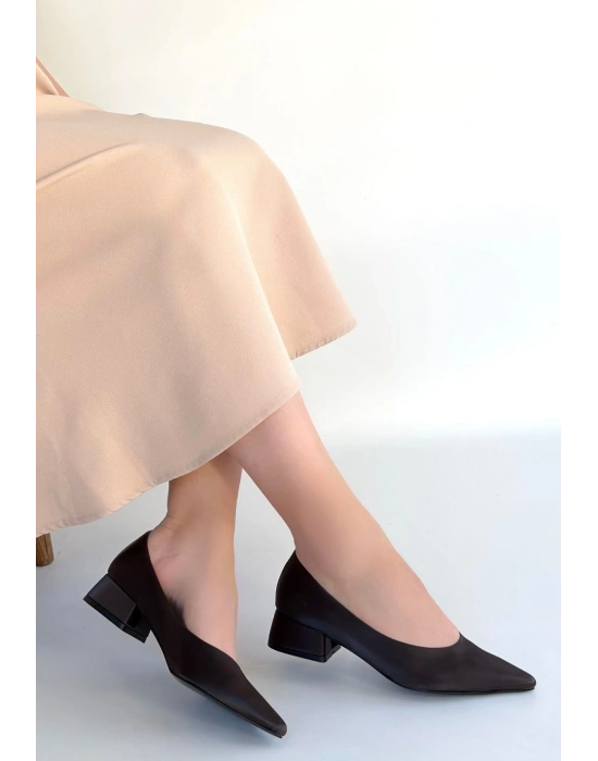 Ferla Acı Kahve Cilt Topuklu Ayakkabı