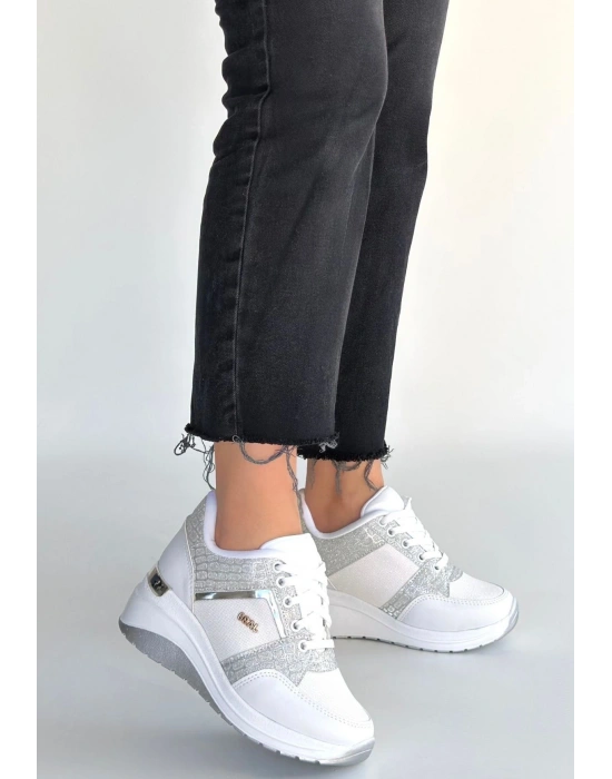 Geja Beyaz Cilt Bağcıklı Spor Ayakkabı