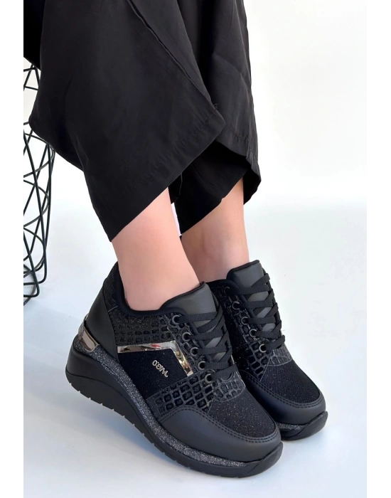 Geja Siyah Cilt Bağcıklı Spor Ayakkabı