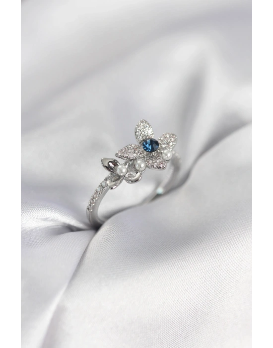 Gümüş Renk Çiçek Model Zirkon Taşlı Kadın Yüzük