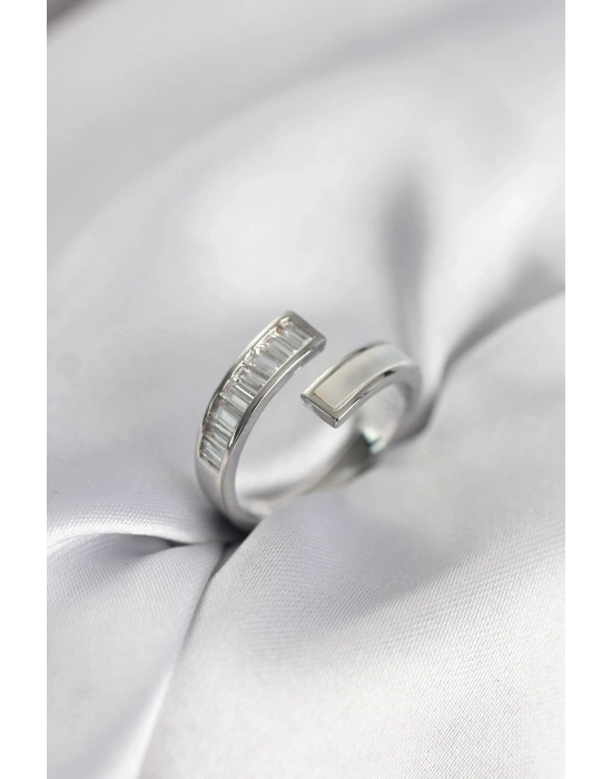 Gümüş Renk Sedefli Baget Zirkon Taşlı Kadın Yüzük