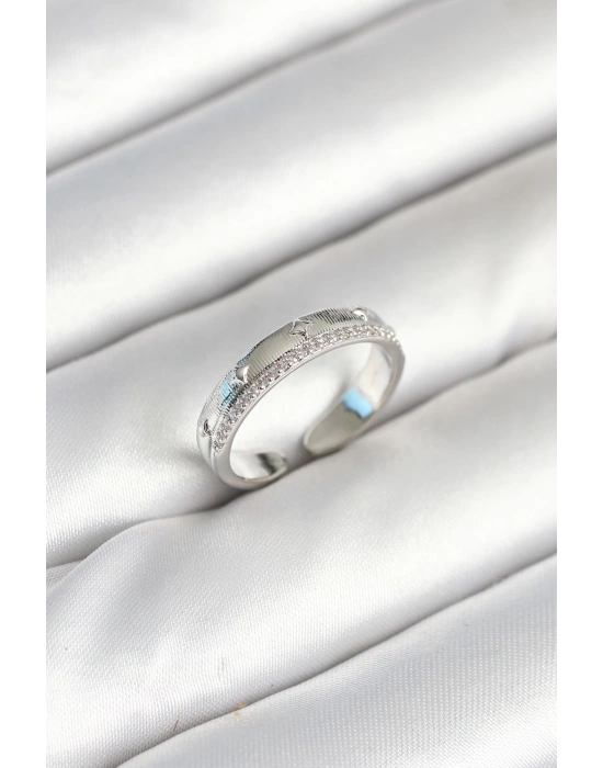 Gümüş Renk Şerit Zirkon Taşlı Kadın Yüzük