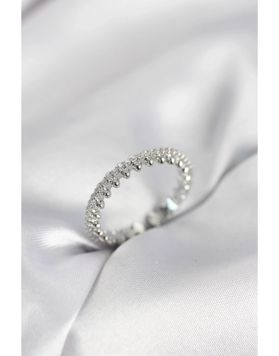 Gümüş Renk Sıralı Zirkon Taşlı Model Kadın Yüzük