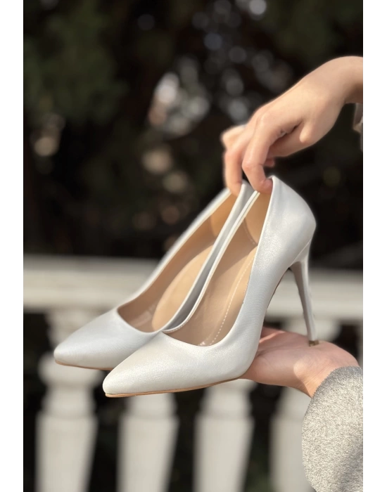 Hillar Gümüş Saten Stiletto Ayakkabı