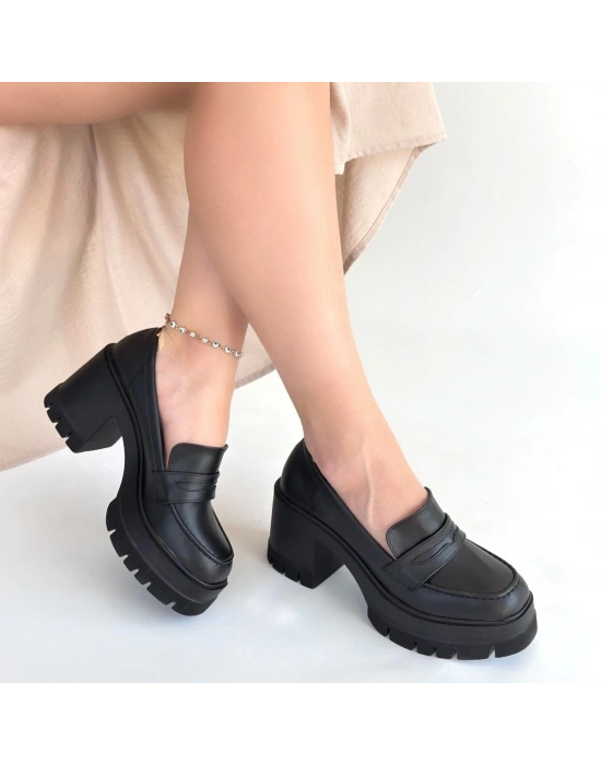 Janes Siyah Cilt Dolgu Topuk Ayakkabı