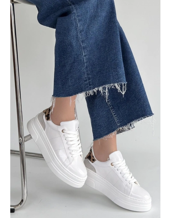 Jetan Beyaz Rugan Bağcıklı Spor Ayakkabı