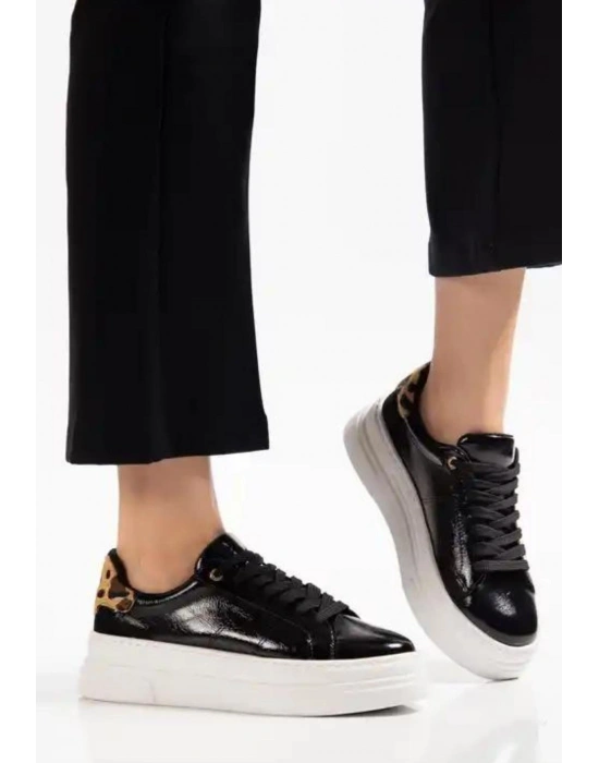 Jetan Siyah Rugan Bağcıklı Spor Ayakkabı