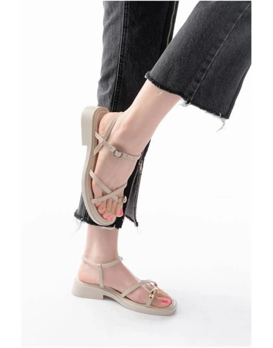 Kadın Açık Sıkı Arası Parmak Modern Sandalet
