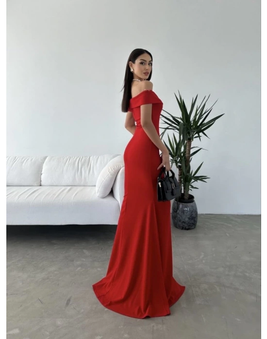 Kadın Dalgıç Kumaş Kayık Yaka Ve Dekolte Detaylı Elbise