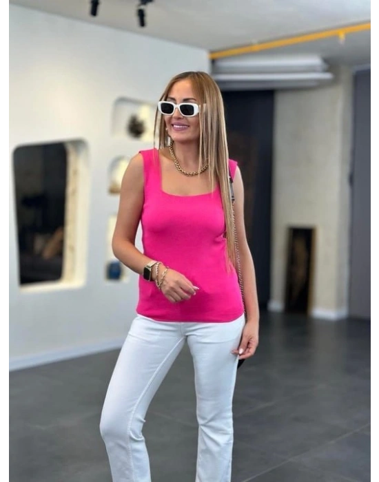 Kadın Kare Yaka Kalın Askılı Beyaz Triko Bluz