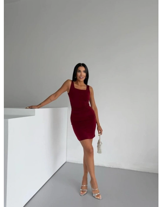 Kadın Kare Yaka Omuz Askılı Sırt Dekoltesi Detay Büzgülü Sandy Kumaş Mini Elbise