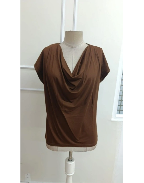 Kadın Kısa Kollu Degaje Yakalı Viskon Bluz