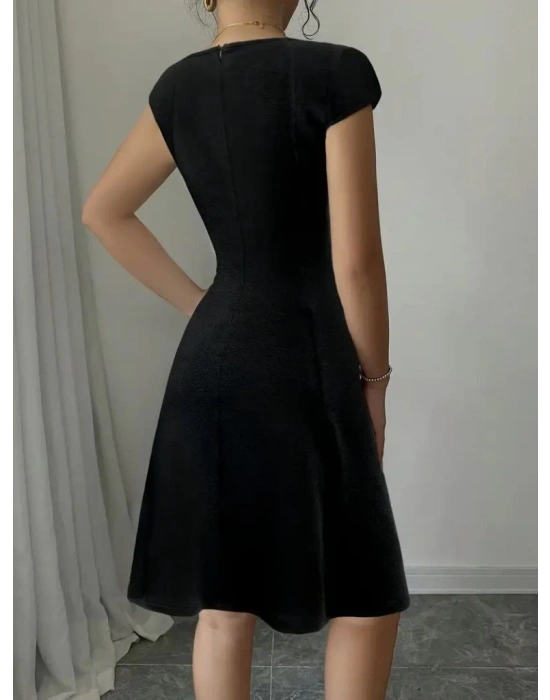 Kadın Kısa Kollu Geometrik Yakalı Janjan Krep Elbise