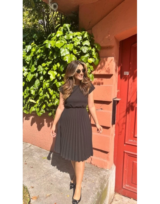 Kadın Kısa Kollu Yakası Açık Belden Lastikli Pileli Kısa Ithal Krep Elbise