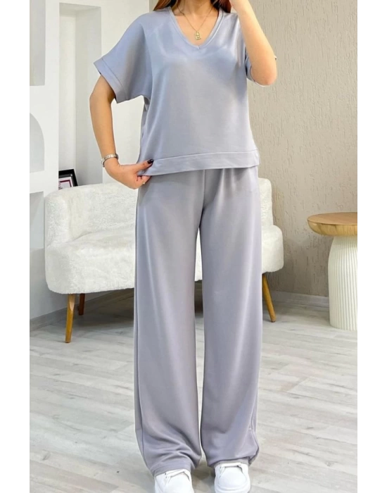 Kadın Modal Kumaş V Yaka Tişört Ve Bol Kesim Pantolon Ikili Takım