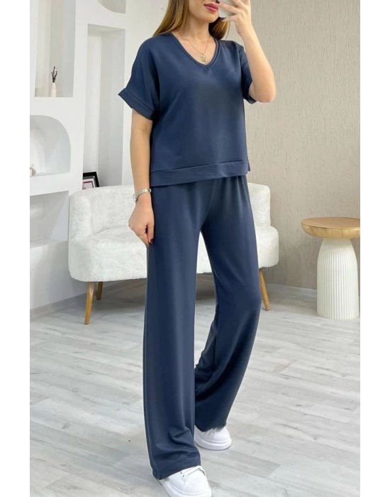 Kadın Modal Kumaş V Yaka Tişört Ve Bol Kesim Pantolon Ikili Takım