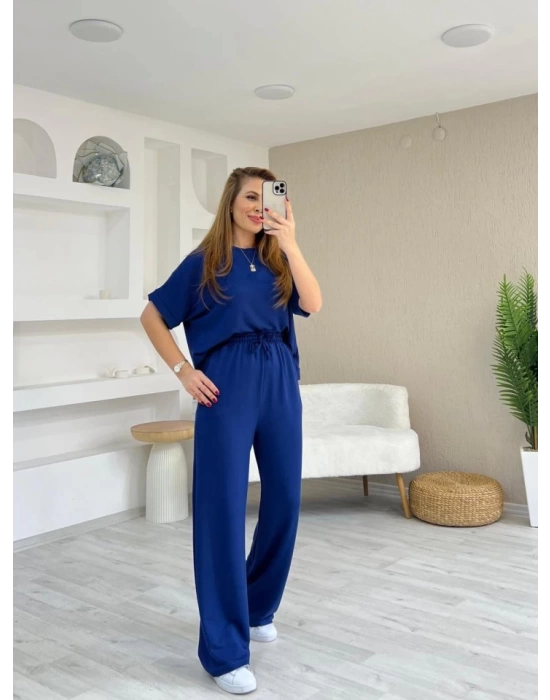 Kadın Modal Kumaş V Yaka Tişört Ve Bol Kesim Pantolon Ikili Takım