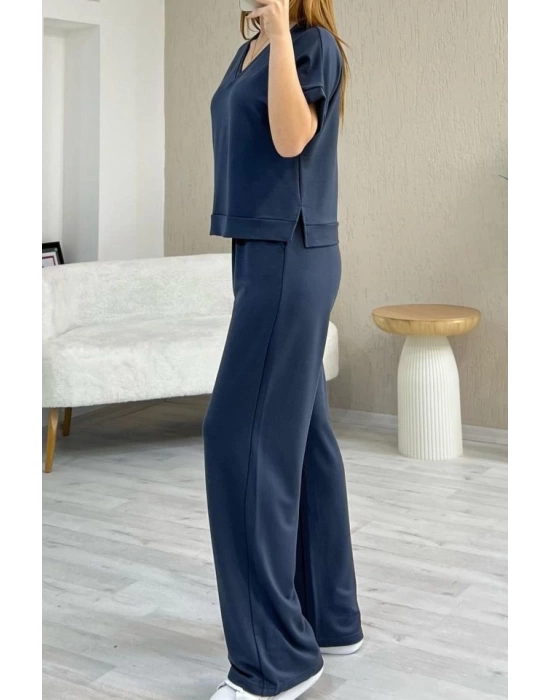Kadın Modal Kumaş V Yaka Tişört Ve Bol Kesim Pantolon Ikili Takım