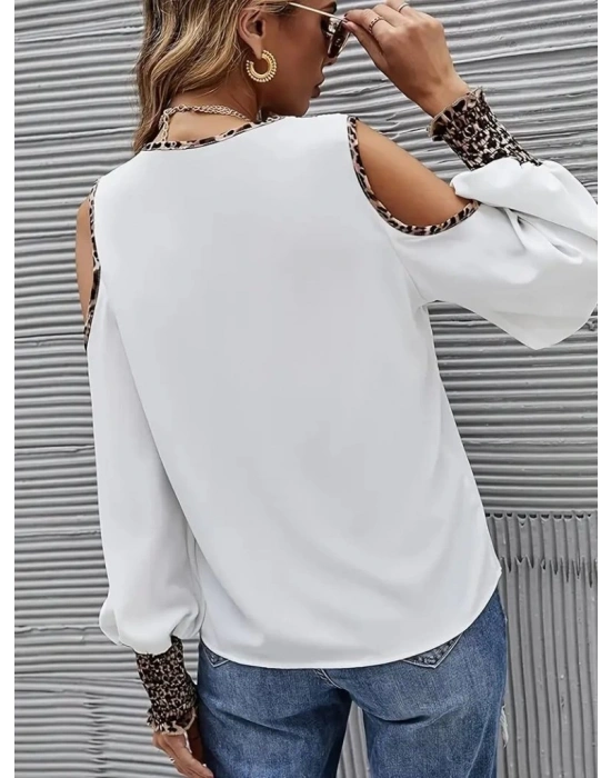 Kadın Omuzlardan Açık Yakalı önden Düğmeli Leopar Detaylı Sandy Bluz