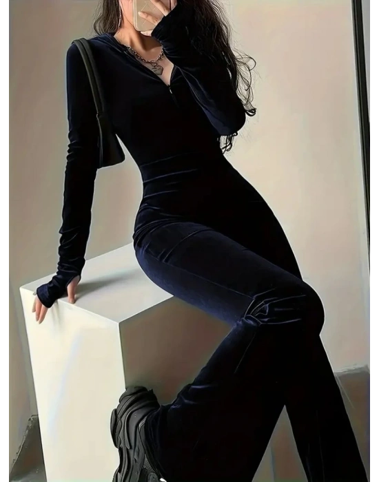 Kadın Uzun Kollu Kapşonlu Fermuarlı Kadife Tulum