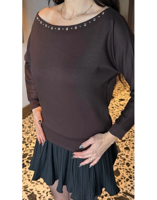 Kadın Uzun Kollu Kayık Yaka Kuş Gözü Detay Bluz