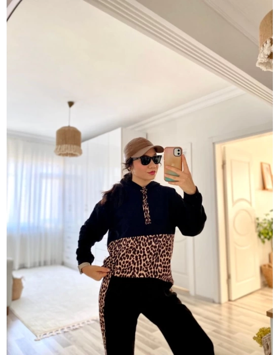 Kadın Uzun Kollu Leopar Detay Sweat Ve Yanı Leopar şerit Detay Pantolon Ikili Takım