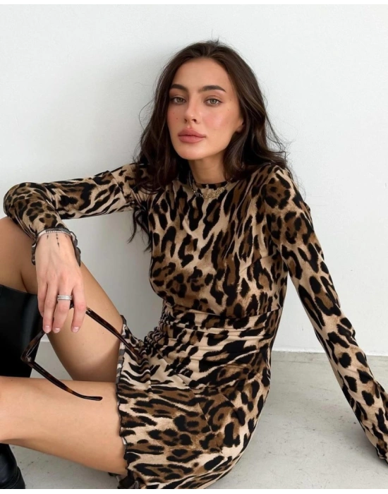 Kadın Uzun Kollu Sırtı Açık Bağlamalı Leopar Desenli Kısa Dalgıç Elbise