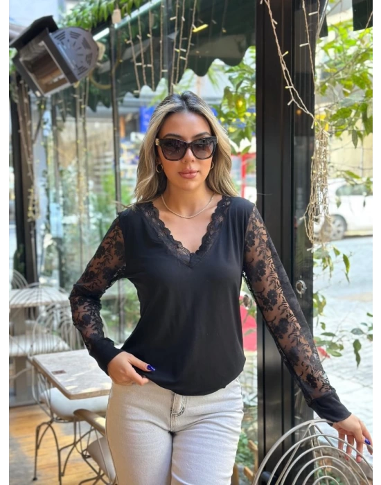 Kadın Uzun Kollu V Yakalı Dantel Detaylı Viskon Bluz