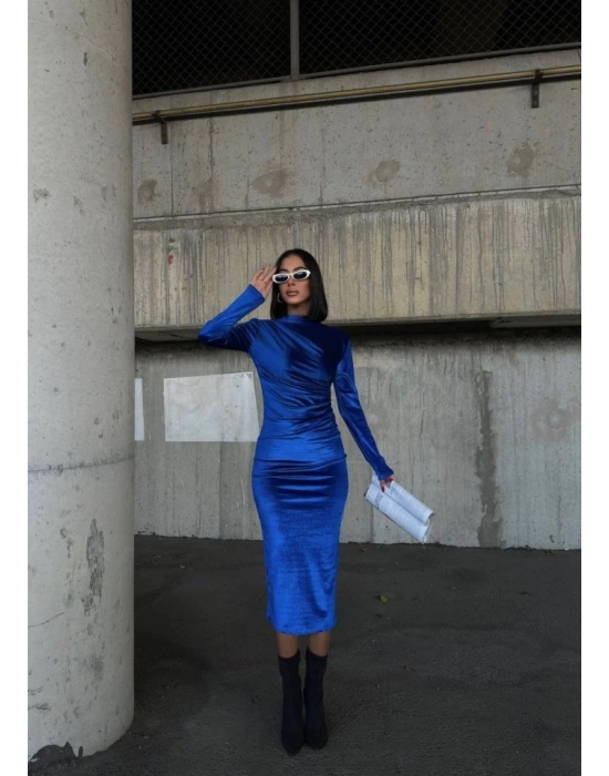 Kadın Uzun Kollu Yarım Balıkçı Yaka Büzgü Detay Kadife Kumaş Elbise