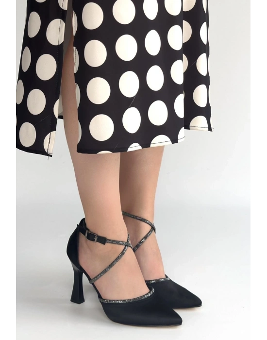 Kanji Siyah Saten Topuklu Ayakkabı