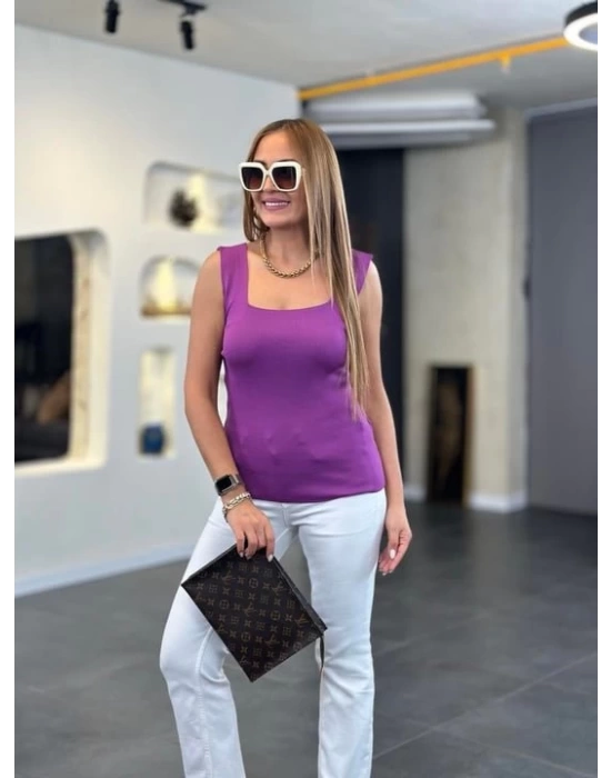 Kare Yaka Kalın Askılı Beyaz Triko Bluz
