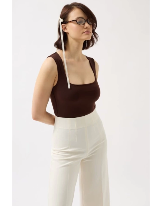 Kare Yaka Kalın Askılı Bodysuit