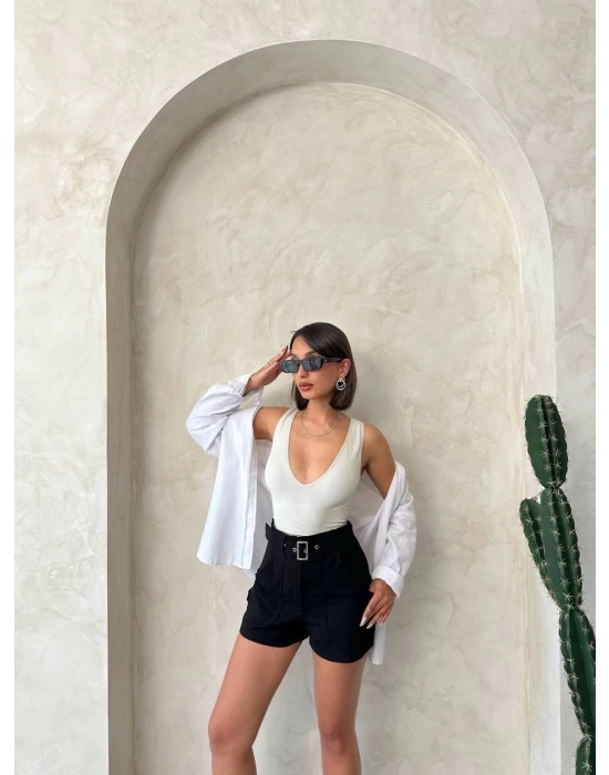 Kemer detaylı gabardin şort siyah s25289