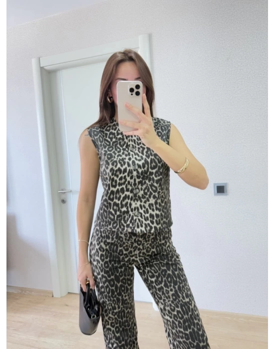 Leopar Desenli Düğmeli Bluzlu Pantolon İkili Takım -Leopar