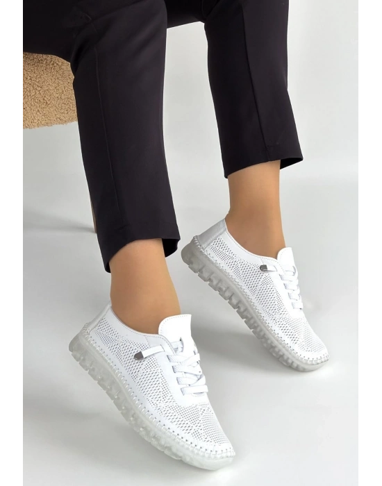Merja Beyaz Deri Bağcıklı Spor Ayakkabı