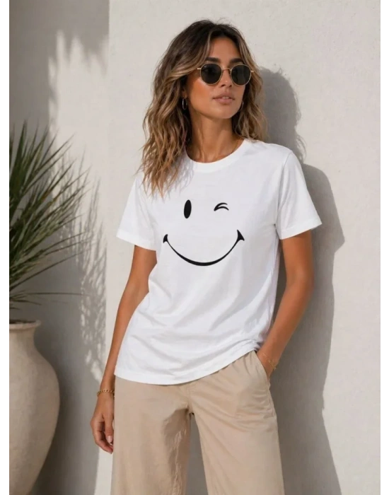 Minimal Gülümseyen Yüz Baskılı Tişört Kısa Kol Yazlık T-Shirt - Beyaz