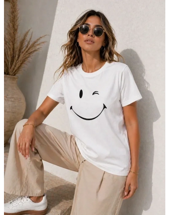Minimal Gülümseyen Yüz Baskılı Tişört Kısa Kol Yazlık T-Shirt - Beyaz