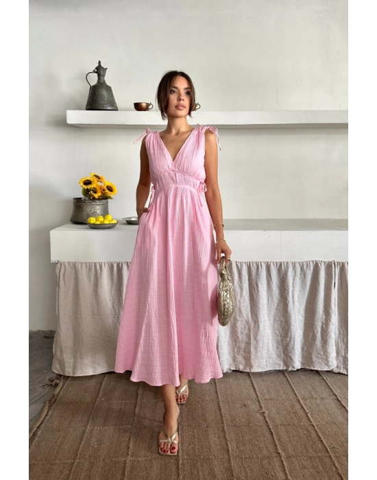 MÜSLİN ELBİSE OMUZ BÜZGÜ DETAYLI V YAKA KOLSUZ ELBİSE - Pembe