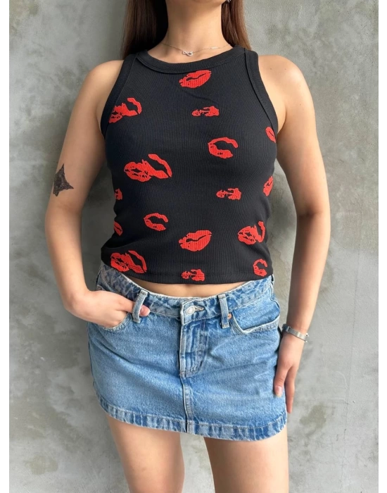 Öpücük baskılı bluz