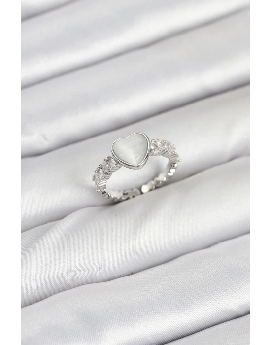 Pirinç Gümüş Renk Zirkon Taşlı Kalpli Kadın Yüzük