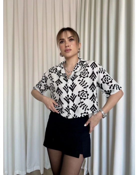 Siyah beyaz baskılı crop gömlek