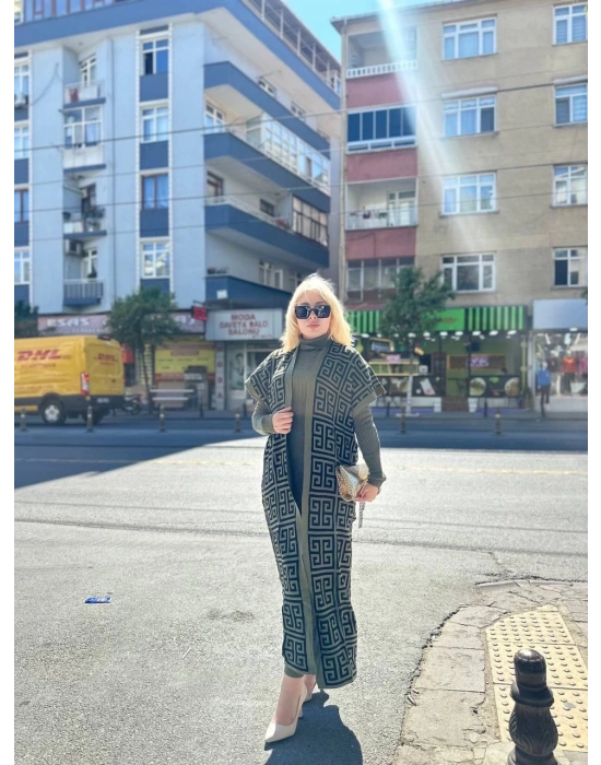 Siyah çizgi desenli elbiseli hırka triko takım haki