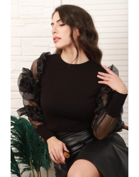 Siyah Kolları Organze Detaylı Bluz