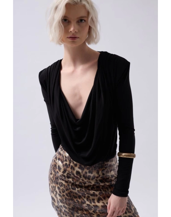 Vatkalı Degaje Yaka Bodysuit