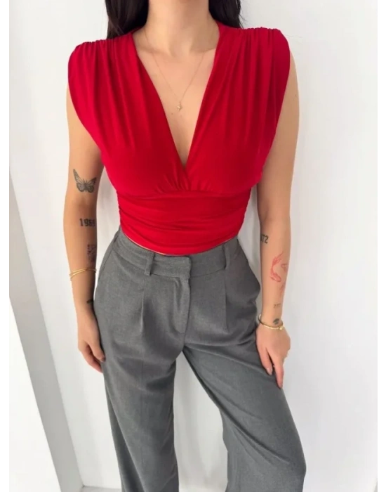 Vatkalı Kolsuz V Yaka Drapeli Crop Bluz Likralı Fit - Kırmızı