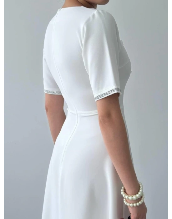 Wera Taşlı Fiyonk Detaylı Elbise