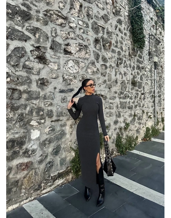 Yırtmaçlı kalın bürümcük uzun elbise siyah