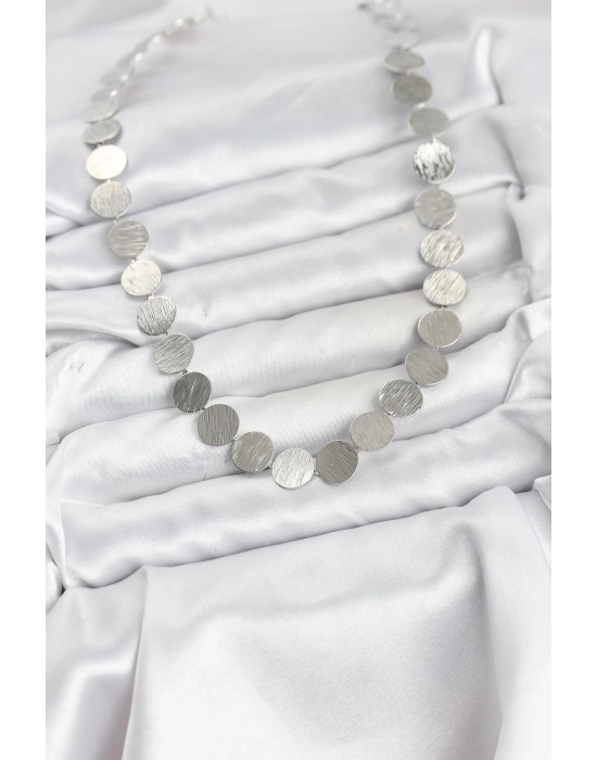 Yuvarlak Plaka Model Gümüş Renk Kadın Kolye