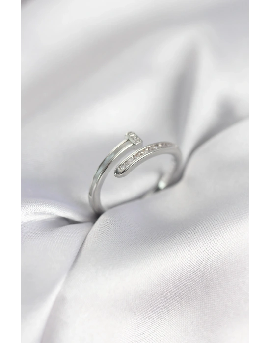 Zirkon Taşlı Gümüş Renk Yassı Çivi Model Kadın Yüzük