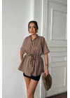 BEL BÜZGÜ DETAYLI POPLİN GÖMLEK - Kahverengi